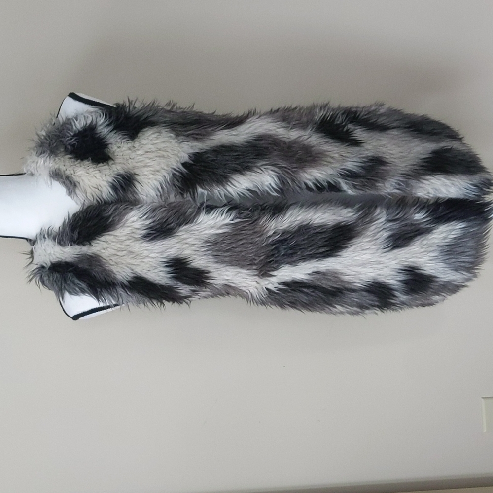 Almost Famous Faux Fur Open Cardigan Sweater Vest M White Black Vegan - Picture 7 of 16